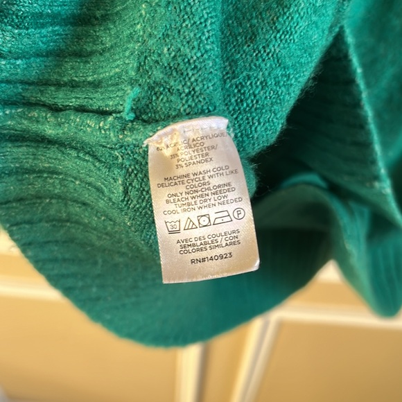 Beautiful sweater from Loft! - Picture 5 of 5